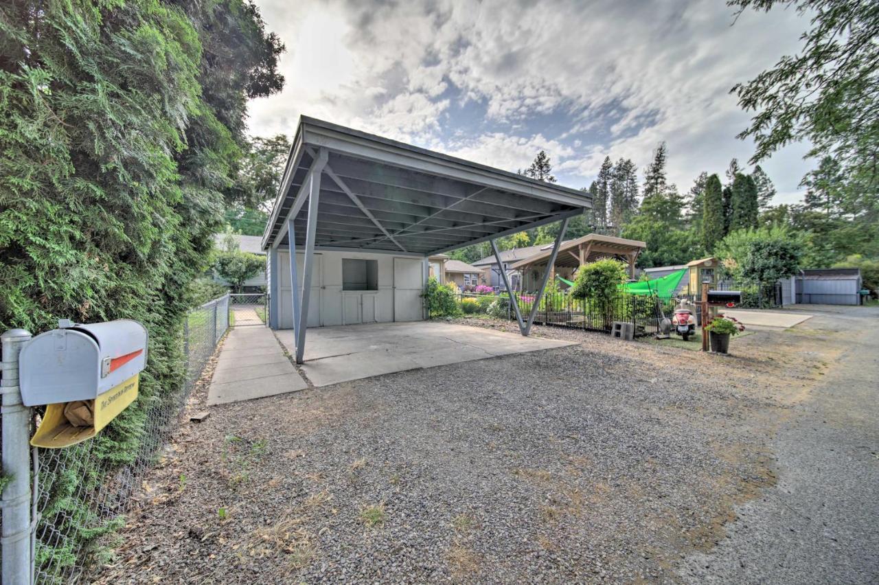 Bright And Airy Liberty Lake Abode With Backyard! Kültér fotó