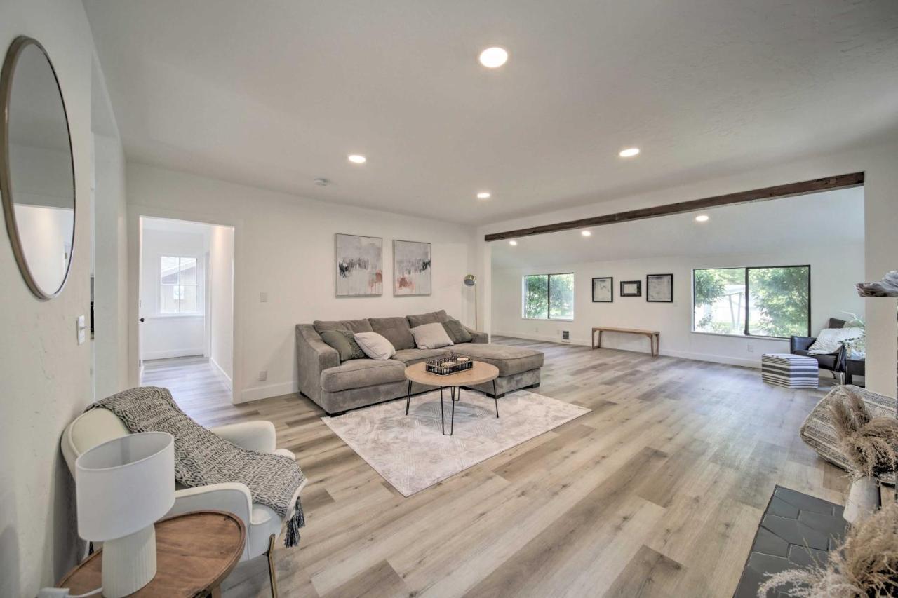 Bright And Airy Liberty Lake Abode With Backyard! Kültér fotó