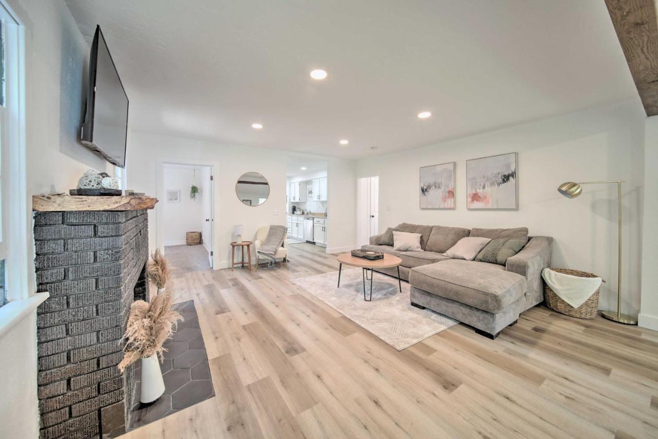 Bright And Airy Liberty Lake Abode With Backyard! Kültér fotó