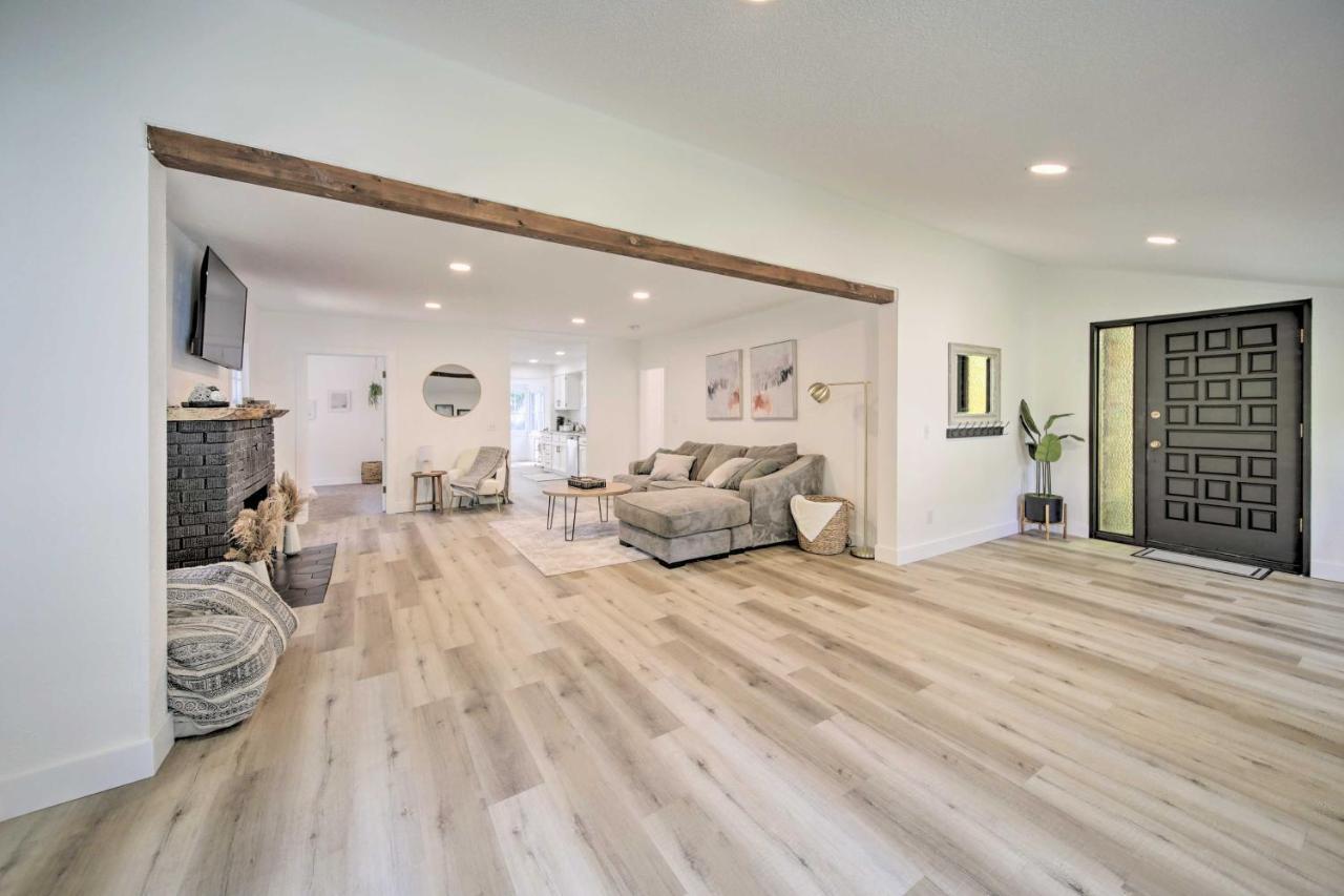 Bright And Airy Liberty Lake Abode With Backyard! Kültér fotó